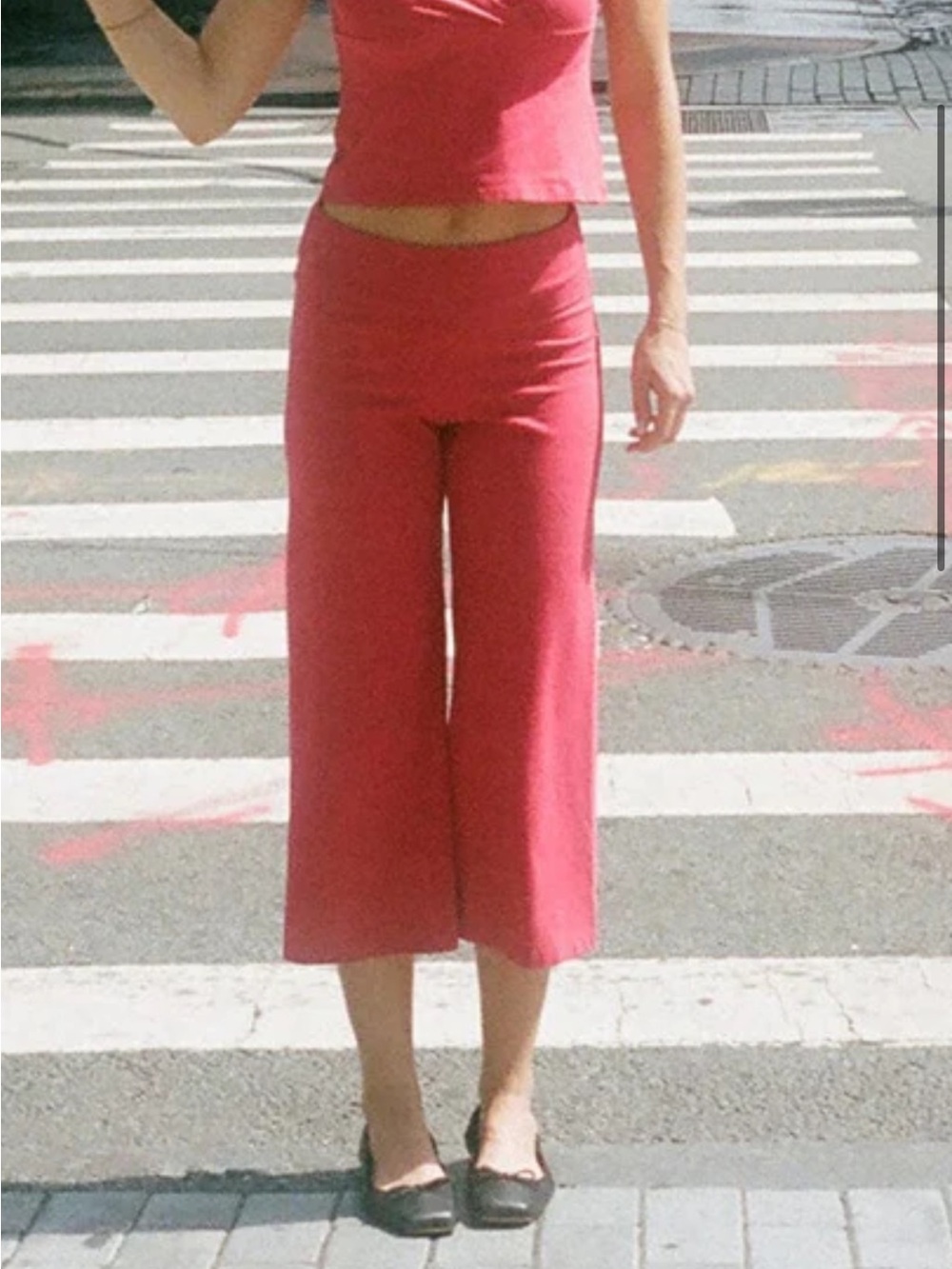 Women’s Wide-Leg Crop Pants in Rose Red